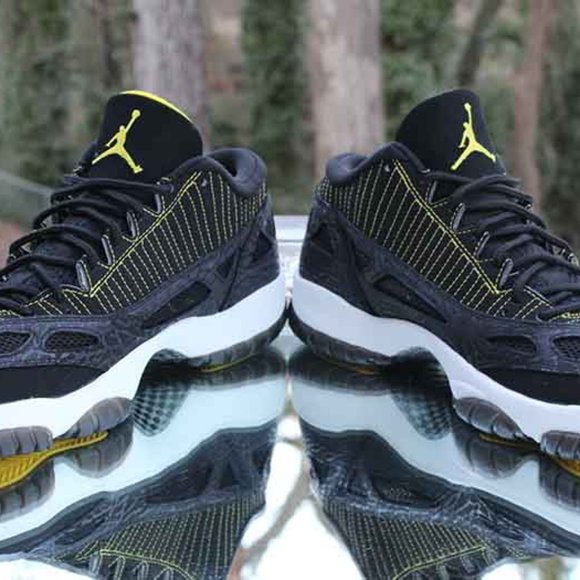 Air Jordan 11 Retro Low IE Zest Men’s Size 9 2007 Release - Picture 15 of 16